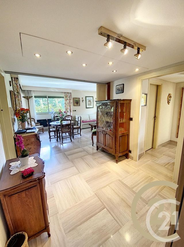 Appartement F2 à vendre - 2 pièces - 62.0 m2 - JUAN LES PINS - 06 - PROVENCE-ALPES-COTE-D-AZUR - Century 21 Liberté Appartement F2 à vendre - 2 pièces - 62.0 m2 - JUAN LES PINS - 06 - PROVENCE-ALPES-COTE-D-AZUR - Century 21 Liberté