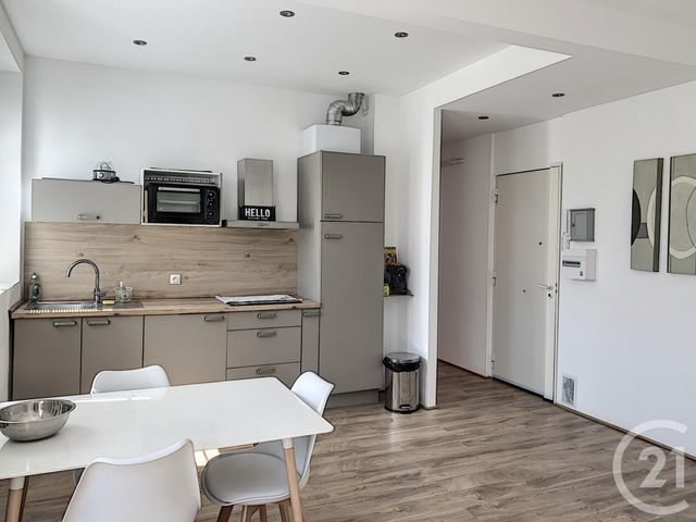 Appartement F2 à vendre - 2 pièces - 42.0 m2 - JUAN LES PINS - 06 - PROVENCE-ALPES-COTE-D-AZUR - Century 21 Liberté Appartement F2 à vendre - 2 pièces - 42.0 m2 - JUAN LES PINS - 06 - PROVENCE-ALPES-COTE-D-AZUR - Century 21 Liberté
