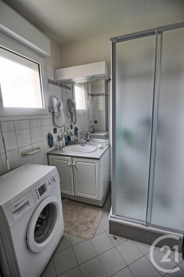 Studio à louer - 1 pièce - 30.26 m2 - LE GOLFE JUAN - 06 - PROVENCE-ALPES-COTE-D-AZUR - Century 21 Liberté Studio à louer - 1 pièce - 30.26 m2 - LE GOLFE JUAN - 06 - PROVENCE-ALPES-COTE-D-AZUR - Century 21 Liberté