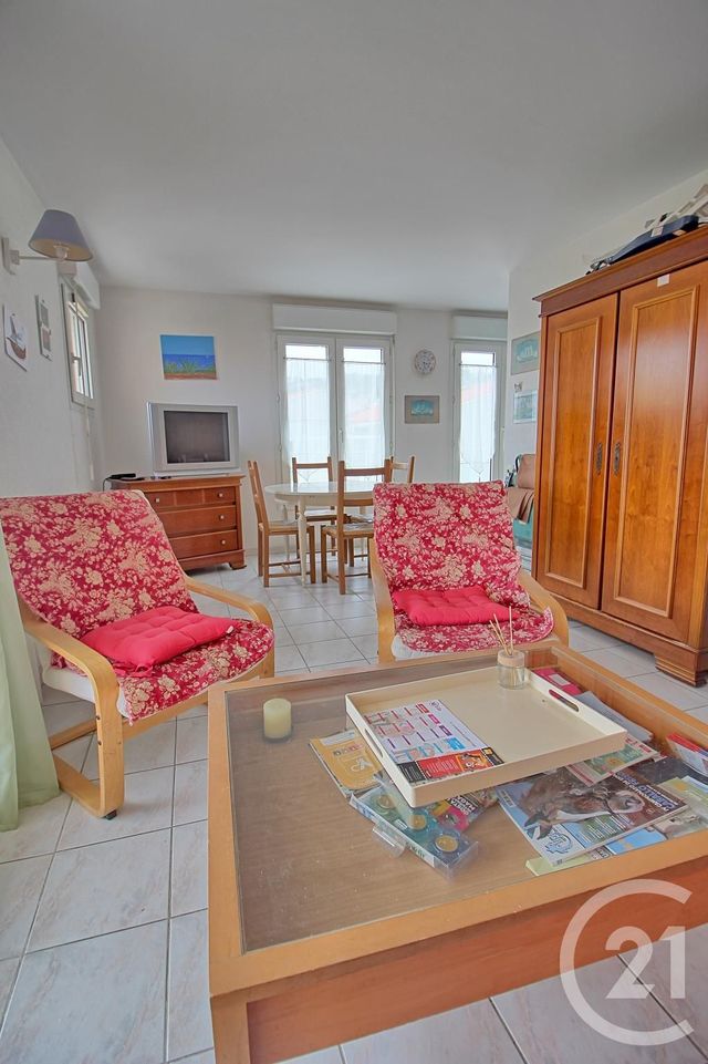 Studio à louer - 1 pièce - 30.26 m2 - LE GOLFE JUAN - 06 - PROVENCE-ALPES-COTE-D-AZUR - Century 21 Liberté Studio à louer - 1 pièce - 30.26 m2 - LE GOLFE JUAN - 06 - PROVENCE-ALPES-COTE-D-AZUR - Century 21 Liberté