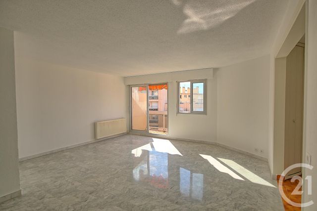 Appartement T1 à louer - 1 pièce - 40.38 m2 - JUAN LES PINS - 06 - PROVENCE-ALPES-COTE-D-AZUR - Century 21 Liberté Appartement T1 à louer - 1 pièce - 40.38 m2 - JUAN LES PINS - 06 - PROVENCE-ALPES-COTE-D-AZUR - Century 21 Liberté