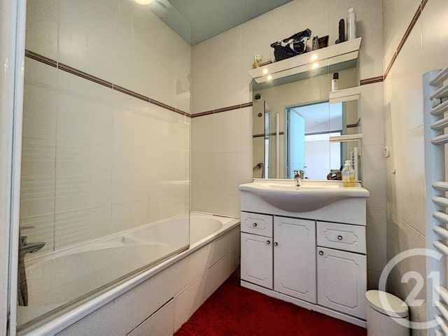 Appartement F2 à vendre - 2 pièces - 40.0 m2 - ANTIBES - 06 - PROVENCE-ALPES-COTE-D-AZUR - Century 21 Liberté Appartement F2 à vendre - 2 pièces - 40.0 m2 - ANTIBES - 06 - PROVENCE-ALPES-COTE-D-AZUR - Century 21 Liberté