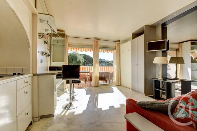 Afficher la photo en grand Appartement F1 à vendre - 1 pièce - 23.17 m2 - JUAN LES PINS - 06 - PROVENCE-ALPES-COTE-D-AZUR - Century 21 Liberté