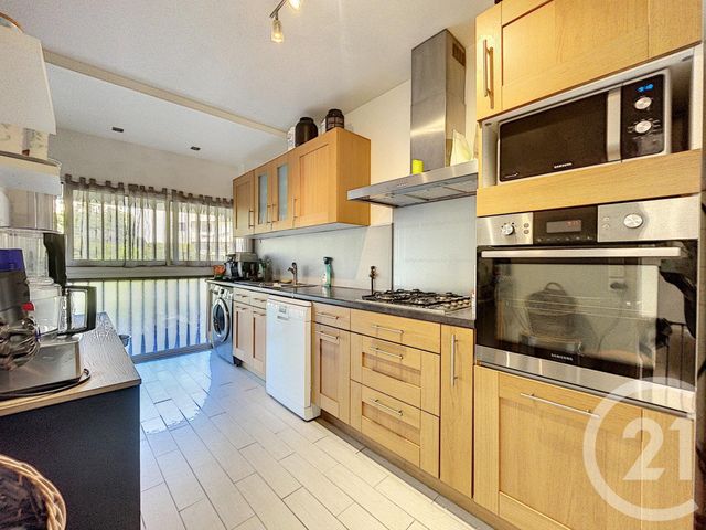 Afficher la photo en grand Appartement F3 à vendre - 3 pièces - 68.0 m2 - ANTIBES - 06 - PROVENCE-ALPES-COTE-D-AZUR - Century 21 Liberté