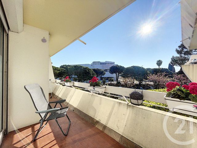 Afficher la photo en grand Appartement F3 à vendre - 3 pièces - 68.0 m2 - ANTIBES - 06 - PROVENCE-ALPES-COTE-D-AZUR - Century 21 Liberté