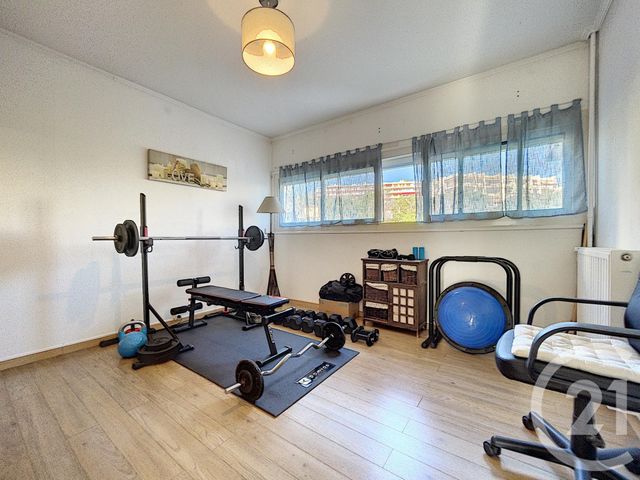 Afficher la photo en grand Appartement F3 à vendre - 3 pièces - 68.0 m2 - ANTIBES - 06 - PROVENCE-ALPES-COTE-D-AZUR - Century 21 Liberté