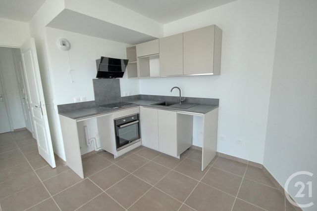 Appartement T2 à louer - 2 pièces - 42.5 m2 - ANTIBES - 06 - PROVENCE-ALPES-COTE-D-AZUR - Century 21 Liberté Appartement T2 à louer - 2 pièces - 42.5 m2 - ANTIBES - 06 - PROVENCE-ALPES-COTE-D-AZUR - Century 21 Liberté