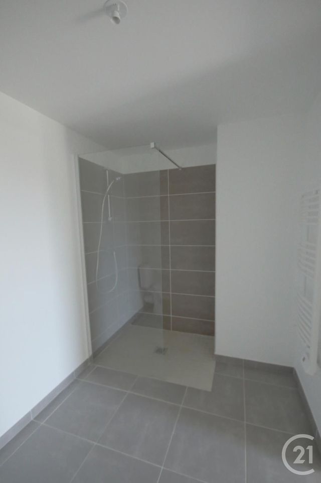 Appartement T2 à louer - 2 pièces - 42.5 m2 - ANTIBES - 06 - PROVENCE-ALPES-COTE-D-AZUR - Century 21 Liberté Appartement T2 à louer - 2 pièces - 42.5 m2 - ANTIBES - 06 - PROVENCE-ALPES-COTE-D-AZUR - Century 21 Liberté