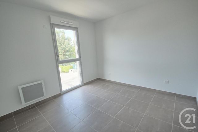Appartement T2 à louer - 2 pièces - 42.5 m2 - ANTIBES - 06 - PROVENCE-ALPES-COTE-D-AZUR - Century 21 Liberté Appartement T2 à louer - 2 pièces - 42.5 m2 - ANTIBES - 06 - PROVENCE-ALPES-COTE-D-AZUR - Century 21 Liberté