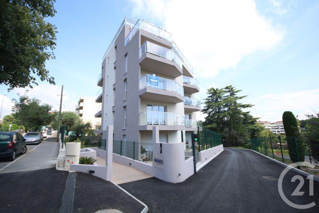 Appartement T2 à louer - 2 pièces - 42.5 m2 - ANTIBES - 06 - PROVENCE-ALPES-COTE-D-AZUR - Century 21 Liberté Appartement T2 à louer - 2 pièces - 42.5 m2 - ANTIBES - 06 - PROVENCE-ALPES-COTE-D-AZUR - Century 21 Liberté