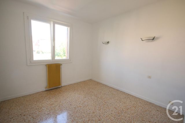 Afficher la photo en grand Appartement T3 à louer - 3 pièces - 51.4 m2 - VALLAURIS - 06 - PROVENCE-ALPES-COTE-D-AZUR - Century 21 Liberté