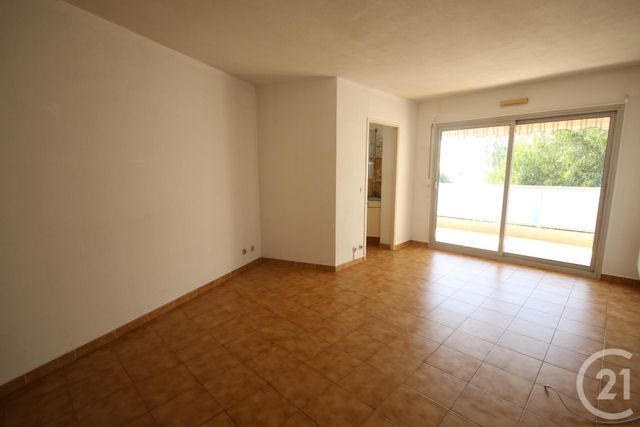 Appartement T3 à louer - 3 pièces - 52.18 m2 - ANTIBES - 06 - PROVENCE-ALPES-COTE-D-AZUR - Century 21 Liberté Appartement T3 à louer - 3 pièces - 52.18 m2 - ANTIBES - 06 - PROVENCE-ALPES-COTE-D-AZUR - Century 21 Liberté
