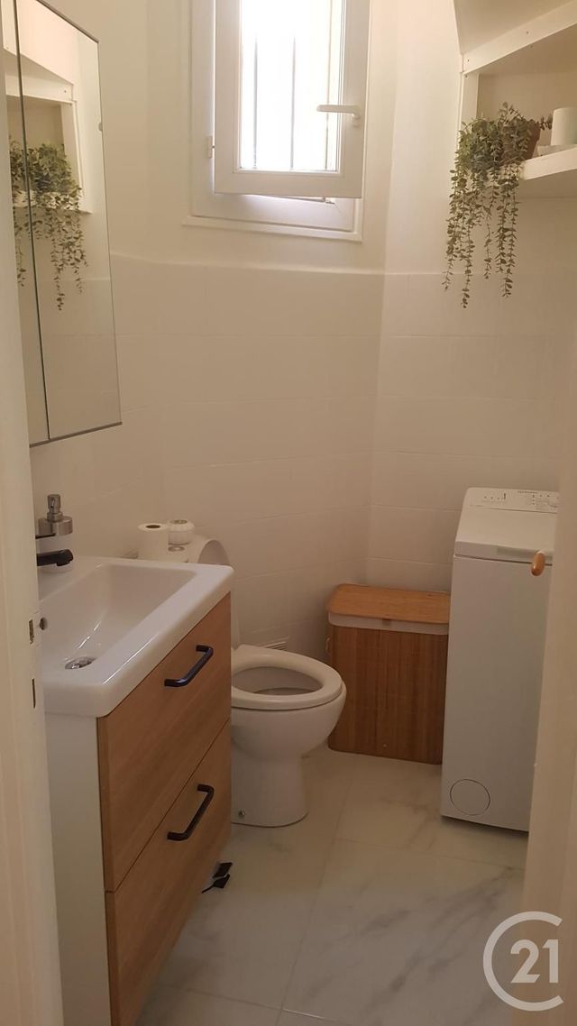 Afficher la photo en grand Appartement T2 à louer - 2 pièces - 32.6 m2 - LE GOLFE JUAN - 06 - PROVENCE-ALPES-COTE-D-AZUR - Century 21 Liberté