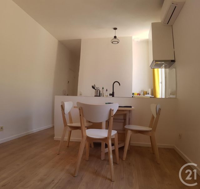 Afficher la photo en grand Appartement T2 à louer - 2 pièces - 32.6 m2 - LE GOLFE JUAN - 06 - PROVENCE-ALPES-COTE-D-AZUR - Century 21 Liberté