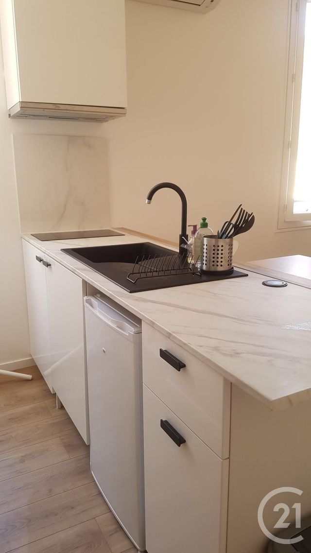 Afficher la photo en grand Appartement T2 à louer - 2 pièces - 32.6 m2 - LE GOLFE JUAN - 06 - PROVENCE-ALPES-COTE-D-AZUR - Century 21 Liberté