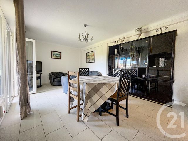 Appartement F2 à vendre - 2 pièces - 56.11 m2 - ANTIBES - 06 - PROVENCE-ALPES-COTE-D-AZUR - Century 21 Liberté Appartement F2 à vendre - 2 pièces - 56.11 m2 - ANTIBES - 06 - PROVENCE-ALPES-COTE-D-AZUR - Century 21 Liberté