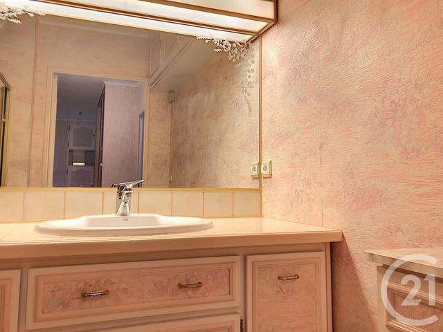 Appartement T3 à louer - 3 pièces - 73.83 m2 - ANTIBES - 06 - PROVENCE-ALPES-COTE-D-AZUR - Century 21 Liberté Appartement T3 à louer - 3 pièces - 73.83 m2 - ANTIBES - 06 - PROVENCE-ALPES-COTE-D-AZUR - Century 21 Liberté