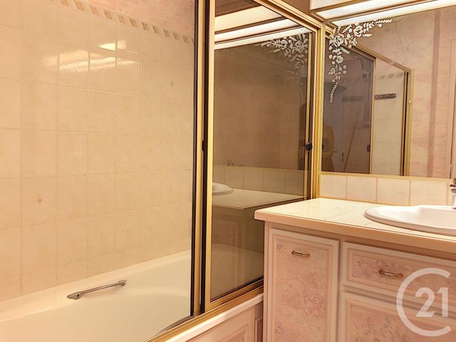 Appartement T3 à louer - 3 pièces - 73.83 m2 - ANTIBES - 06 - PROVENCE-ALPES-COTE-D-AZUR - Century 21 Liberté Appartement T3 à louer - 3 pièces - 73.83 m2 - ANTIBES - 06 - PROVENCE-ALPES-COTE-D-AZUR - Century 21 Liberté