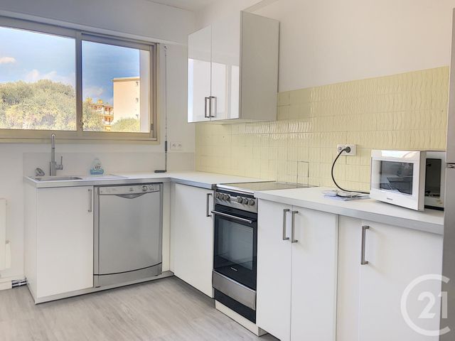 Appartement F3 à louer - 3 pièces - 85.0 m2 - JUAN LES PINS - 06 - PROVENCE-ALPES-COTE-D-AZUR - Century 21 Liberté Appartement F3 à louer - 3 pièces - 85.0 m2 - JUAN LES PINS - 06 - PROVENCE-ALPES-COTE-D-AZUR - Century 21 Liberté
