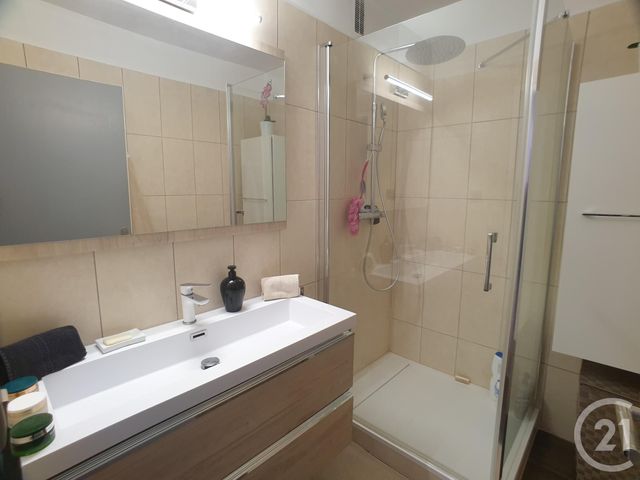 Afficher la photo en grand Appartement F3 à vendre - 3 pièces - 63.89 m2 - ANTIBES - 06 - PROVENCE-ALPES-COTE-D-AZUR - Century 21 Liberté