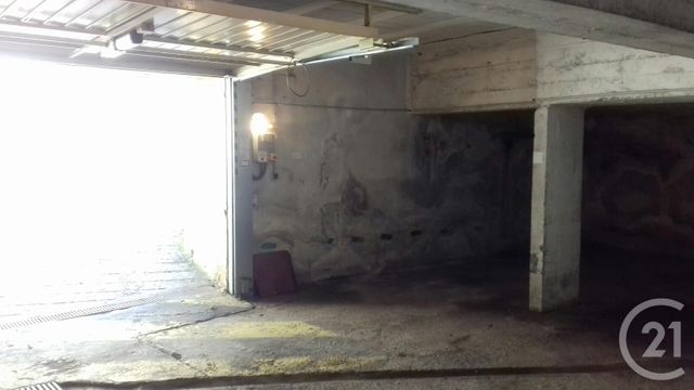 Afficher la photo en grand parking à louer - 9.0 m2 - ANTIBES - 06 - PROVENCE-ALPES-COTE-D-AZUR - Century 21 Liberté