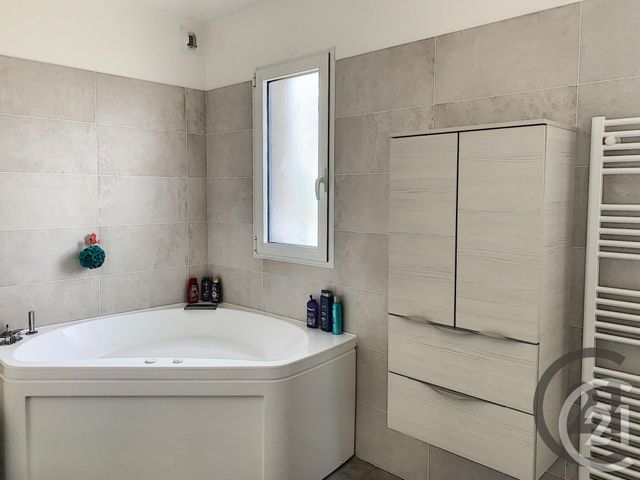 Afficher la photo en grand Appartement F4 à vendre - 4 pièces - 140.0 m2 - ANTIBES - 06 - PROVENCE-ALPES-COTE-D-AZUR - Century 21 Liberté