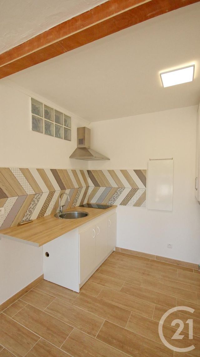 Afficher la photo en grand Appartement à louer - 2 pièces - 25.0 m2 - VALLAURIS - 06 - PROVENCE-ALPES-COTE-D-AZUR - Century 21 Liberté