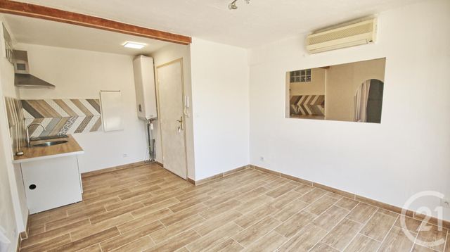Afficher la photo en grand Appartement à louer - 2 pièces - 25.0 m2 - VALLAURIS - 06 - PROVENCE-ALPES-COTE-D-AZUR - Century 21 Liberté