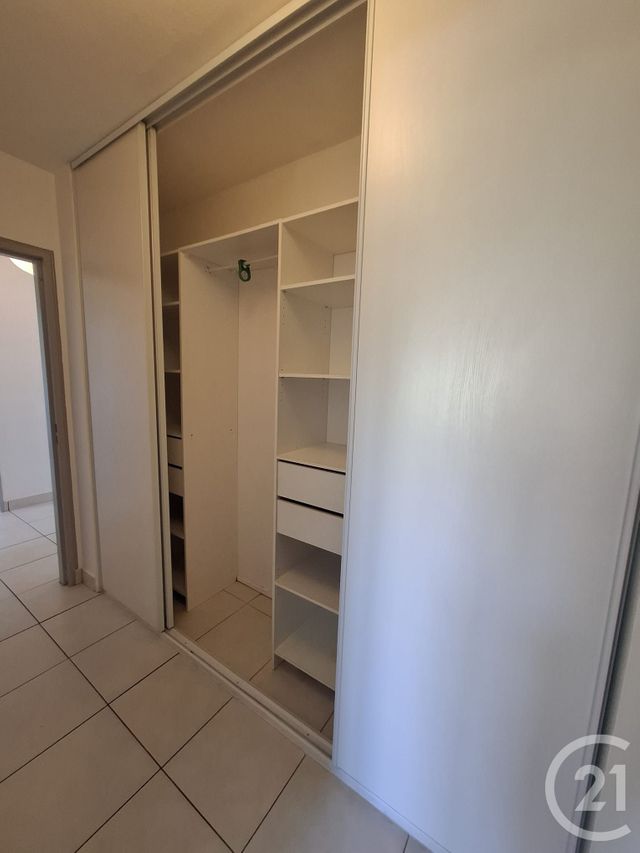 Appartement T3 à louer - 3 pièces - 63.89 m2 - VALLAURIS - 06 - PROVENCE-ALPES-COTE-D-AZUR - Century 21 Liberté