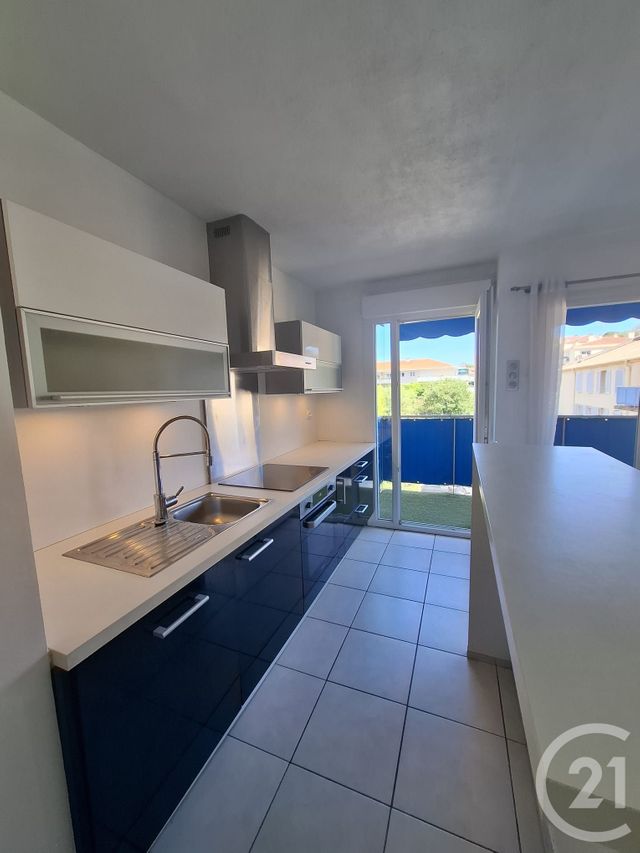Appartement T3 à louer - 3 pièces - 63.89 m2 - VALLAURIS - 06 - PROVENCE-ALPES-COTE-D-AZUR - Century 21 Liberté