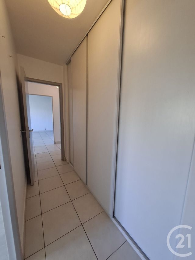 Appartement T3 à louer - 3 pièces - 63.89 m2 - VALLAURIS - 06 - PROVENCE-ALPES-COTE-D-AZUR - Century 21 Liberté