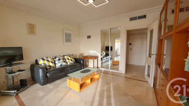 Appartement T1 à louer - 1 pièce - 25.15 m2 - LE GOLFE JUAN - 06 - PROVENCE-ALPES-COTE-D-AZUR - Century 21 Liberté