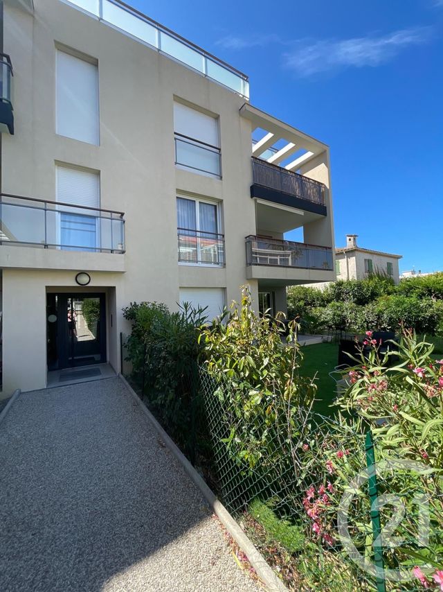 Afficher la photo en grand Appartement F2 à vendre - 2 pièces - 46.0 m2 - LE GOLFE JUAN - 06 - PROVENCE-ALPES-COTE-D-AZUR - Century 21 Liberté