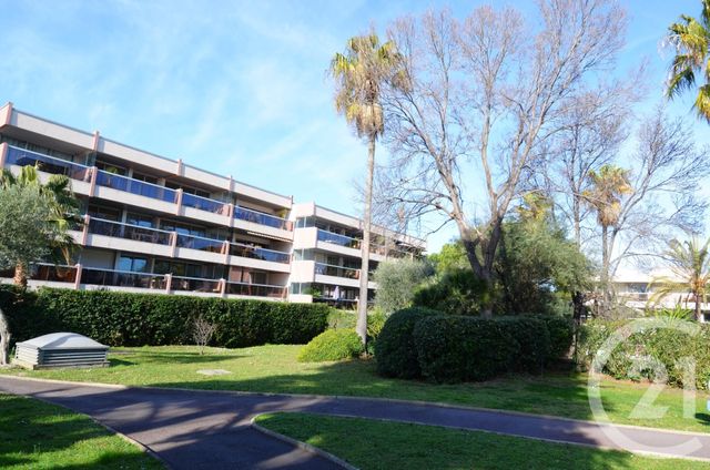 Appartement F2 bis à vendre - 3 pièces - 75.72 m2 - ANTIBES - 06 - PROVENCE-ALPES-COTE-D-AZUR - Century 21 Liberté