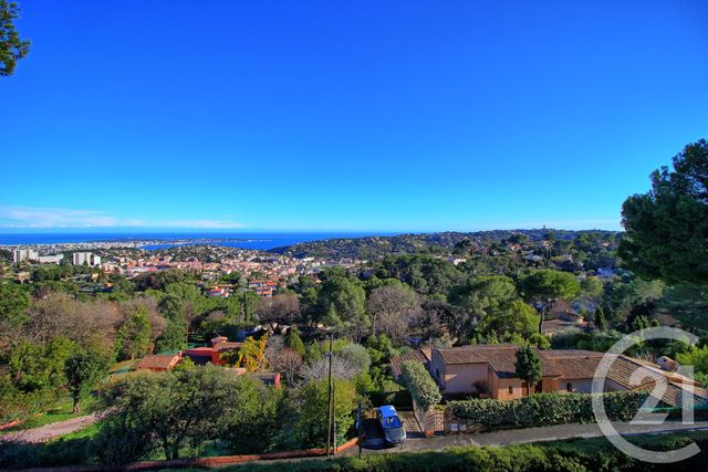 Appartement T4 à louer - 4 pièces - 91.39 m2 - VALLAURIS - 06 - PROVENCE-ALPES-COTE-D-AZUR - Century 21 Liberté