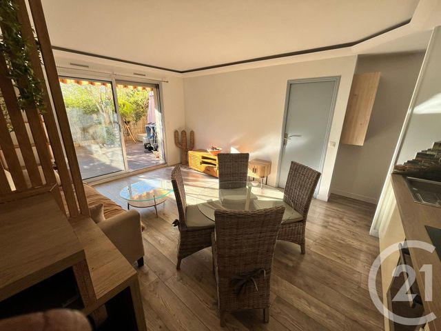 Appartement F1 bis à louer - 2 pièces - 33.3 m2 - MANDELIEU LA NAPOULE - 06 - PROVENCE-ALPES-COTE-D-AZUR - Century 21 Liberté