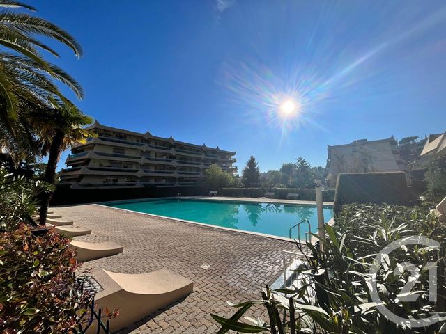 Appartement F1 bis à louer - 2 pièces - 33.3 m2 - MANDELIEU LA NAPOULE - 06 - PROVENCE-ALPES-COTE-D-AZUR - Century 21 Liberté