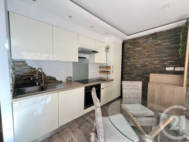Appartement F1 bis à louer - 2 pièces - 33.3 m2 - MANDELIEU LA NAPOULE - 06 - PROVENCE-ALPES-COTE-D-AZUR - Century 21 Liberté