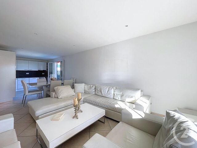 Afficher la photo en grand Appartement F3 à vendre - 3 pièces - 81.0 m2 - ANTIBES - 06 - PROVENCE-ALPES-COTE-D-AZUR - Century 21 Liberté