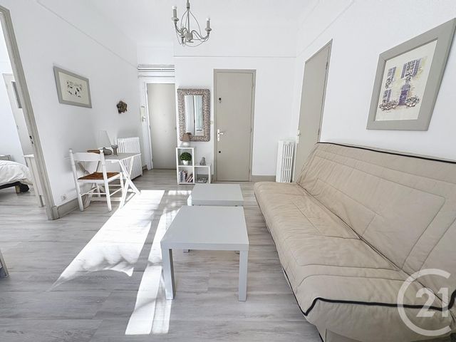 Afficher la photo en grand Appartement F2 à vendre - 2 pièces - 48.0 m2 - JUAN LES PINS - 06 - PROVENCE-ALPES-COTE-D-AZUR - Century 21 Liberté