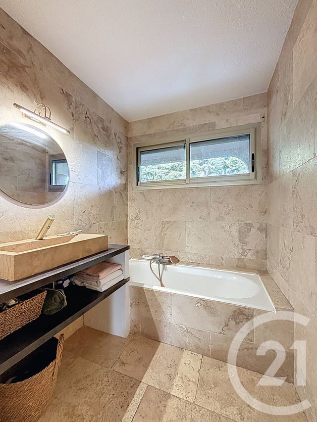 Appartement F3 à vendre - 3 pièces - 85.56 m2 - ANTIBES - 06 - PROVENCE-ALPES-COTE-D-AZUR - Century 21 Liberté