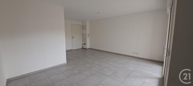 Appartement T2 à louer - 2 pièces - 46.94 m2 - VALLAURIS - 06 - PROVENCE-ALPES-COTE-D-AZUR - Century 21 Liberté