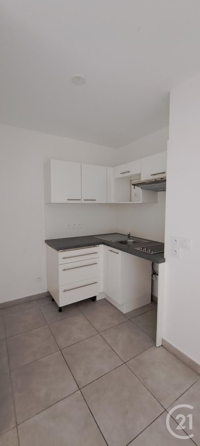 Appartement T2 à louer - 2 pièces - 46.94 m2 - VALLAURIS - 06 - PROVENCE-ALPES-COTE-D-AZUR - Century 21 Liberté