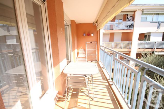 Appartement T2 à louer - 2 pièces - 29.1 m2 - VALLAURIS - 06 - PROVENCE-ALPES-COTE-D-AZUR - Century 21 Liberté