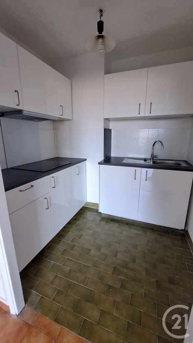 Appartement T1 à louer - 1 pièce - 33.03 m2 - VALLAURIS - 06 - PROVENCE-ALPES-COTE-D-AZUR - Century 21 Liberté