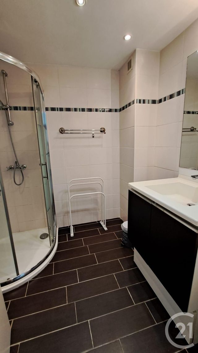 Appartement T2 à louer - 2 pièces - 56.23 m2 - ANTIBES - 06 - PROVENCE-ALPES-COTE-D-AZUR - Century 21 Liberté