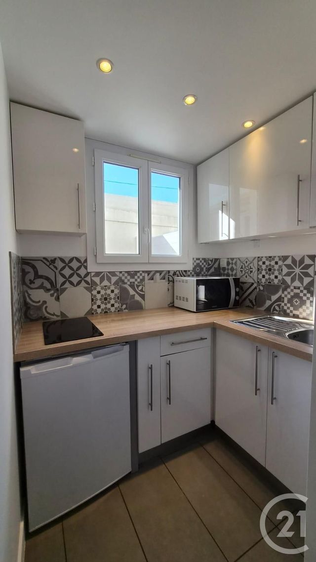 Appartement T2 à louer - 2 pièces - 33.5 m2 - ANTIBES - 06 - PROVENCE-ALPES-COTE-D-AZUR - Century 21 Liberté