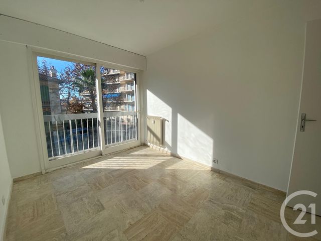 Appartement F2 à louer - 2 pièces - 46.8 m2 - LE CANNET - 06 - PROVENCE-ALPES-COTE-D-AZUR - Century 21 Liberté
