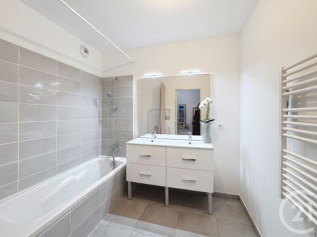 Appartement F3 à vendre - 3 pièces - 58.0 m2 - VALLAURIS - 06 - PROVENCE-ALPES-COTE-D-AZUR - Century 21 Liberté