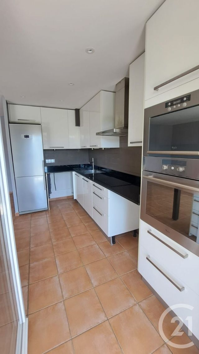 Appartement T3 à louer - 3 pièces - 62.9 m2 - MOUGINS - 06 - PROVENCE-ALPES-COTE-D-AZUR - Century 21 Liberté